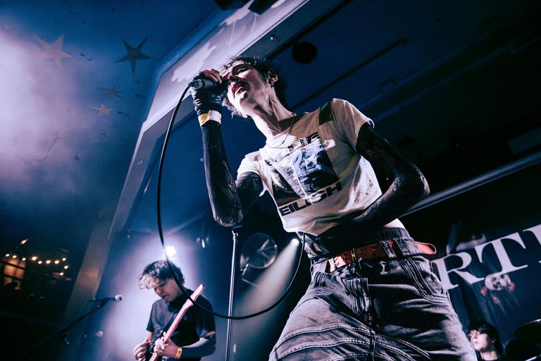 MACËY performing live at Jive in Adelaide